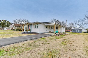 Charming Cave City Vacation Rental w/ Fire Pit!