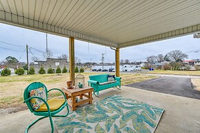 Charming Cave City Vacation Rental w/ Fire Pit!