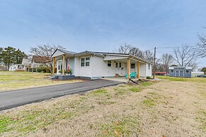 Charming Cave City Vacation Rental w/ Fire Pit!