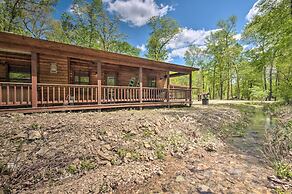 Cabin w/ Hot Tub - Near Broken Bow Lake & Hiking!