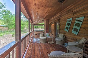 Cabin w/ Hot Tub - Near Broken Bow Lake & Hiking!