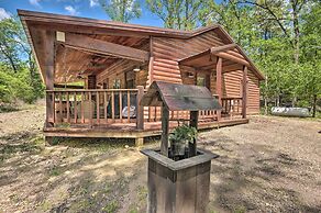 Cabin w/ Hot Tub - Near Broken Bow Lake & Hiking!