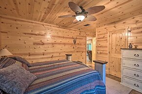 Cabin w/ Hot Tub - Near Broken Bow Lake & Hiking!