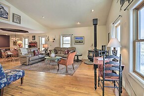 Charming Cody Home, Walk to Downtown!