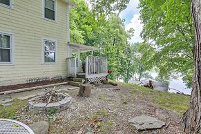 Charming Danbury Cottage w/ Lake Kenosia Access!