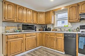 Charming Hamden Home: 2 Mi to Yale University