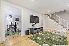 Charming Hamden Home: 2 Mi to Yale University
