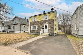 Charming Hamden Home: 2 Mi to Yale University