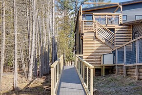 Clam Lake Vacation Rental w/ Deck & Shared Dock!