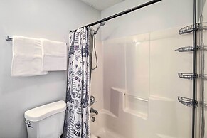 Bristol Home 3 Mi to State Street!