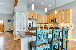 Convenient Fraser Townhome w/ Hot Tub, Near Hikes!