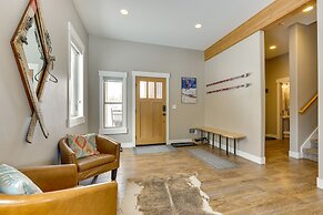 Convenient Fraser Townhome w/ Hot Tub, Near Hikes!