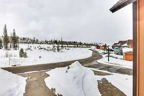 Convenient Fraser Townhome w/ Hot Tub, Near Hikes!