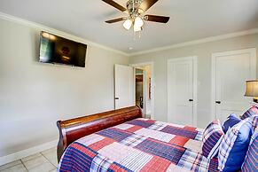 Coastal Long Beach Rental w/ Patio, Walk to Beach!