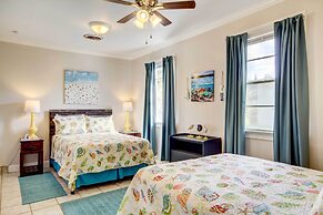 Coastal Long Beach Rental w/ Patio, Walk to Beach!