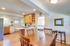 Charming Indianola Home: Walk to Town!
