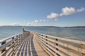 Charming Indianola Home: Walk to Town!