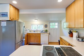 Charming Indianola Home: Walk to Town!