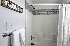 1 Min Walk to Beach: A Surfside Beach Favorite!