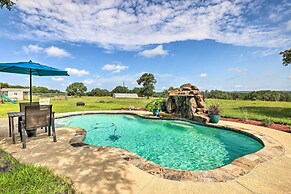 Cozy Spring Branch Cottage in Hill Country!