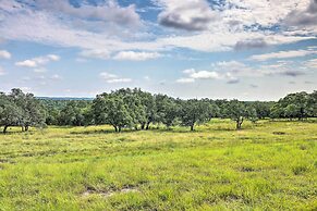 Cozy Spring Branch Cottage in Hill Country!