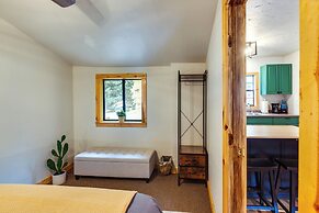 Cozy Red River Getaway - Walk to Main Street