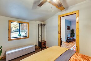 Cozy Red River Getaway - Walk to Main Street