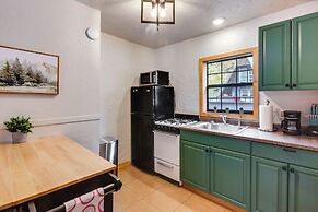 Cozy Red River Getaway - Walk to Main Street