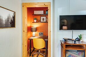 Cozy Red River Getaway - Walk to Main Street