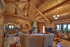Exquisite Log Home With Lander Valley Views!