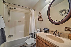 Cozy Hale Home Between Long & Loon Lakes!