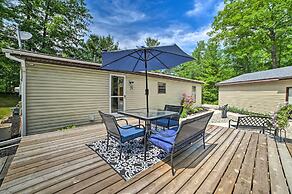 Cozy Hale Home Between Long & Loon Lakes!
