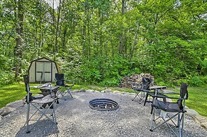 Cozy Hale Home Between Long & Loon Lakes!