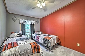 Cozy Hale Home Between Long & Loon Lakes!