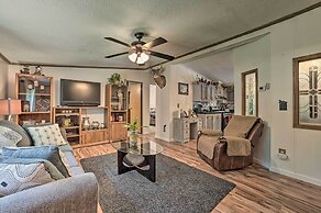 Cozy Hale Home Between Long & Loon Lakes!