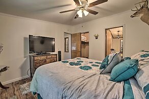 Cozy Hale Home Between Long & Loon Lakes!