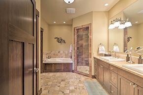 Downtown Condo Near Whitefish Resort & Lake!