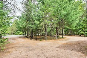Walk to Castle Rock County Park: Rustic Cabin