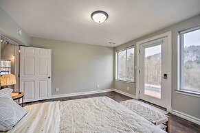 A-frame Cabin w/ Hot Tub: 5 Mi to Waterford!