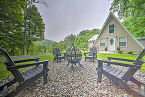 A-frame Cabin w/ Hot Tub: 5 Mi to Waterford!