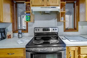 Lovely Poconos Cabin w/ Resort Amenities!