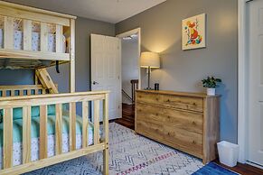 Lovely Poconos Cabin w/ Resort Amenities!