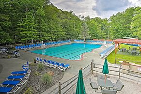 Lovely Poconos Cabin w/ Resort Amenities!