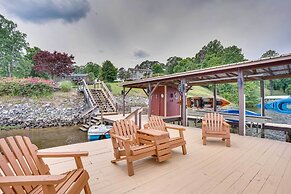 Lakefront Home w/ Outdoor Oasis, Kayaks, Dock