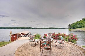 Dock & Kayaks: Lakefront Roanoke Rapids Home