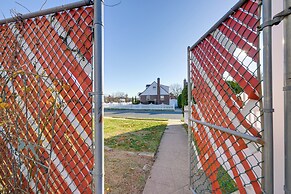 Lovely Elmont Apartment - Walk to Bus Stop!