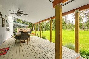 10 Mi to Silverwood: Secluded Getaway!