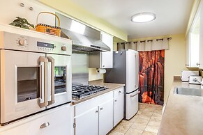 10 Mi to Silverwood: Secluded Getaway!