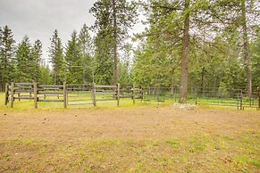 10 Mi to Silverwood: Secluded Getaway!