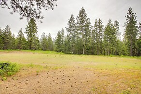 10 Mi to Silverwood: Secluded Getaway!